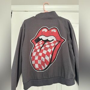 Women’s Rolling Stones pull over